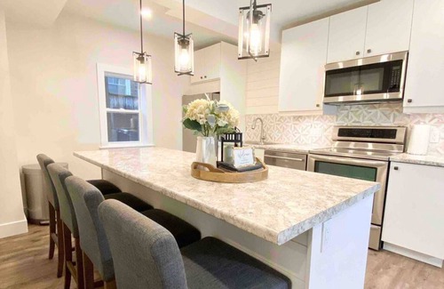 Kitchener House | THE MILL HOUSE - Downtown Location!