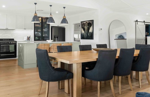 Milton House | The Milton Haven - Pet Friendly & Heated Pool