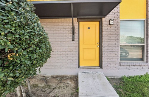South Arlington Apartment | The Mirage 249 I Comfy 1 Bed 1 Bath
