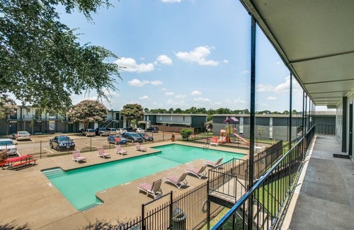 South Arlington Apartment | The Mirage 276 I Comfy 2 Bed 1.5 Bath