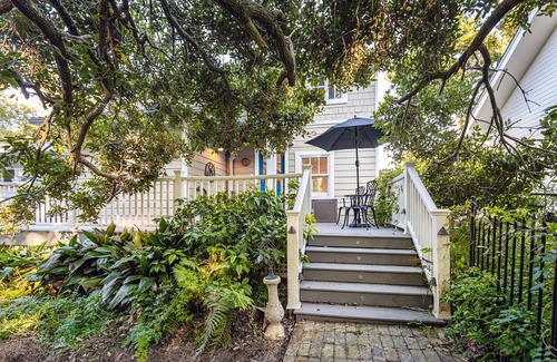 Biloxi House | The Missing Pines Bungalow - King Suite in the heart of OS!