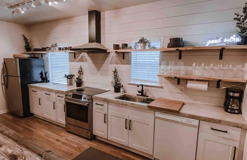 Chosewood Park House | The Modern Farmhouse - 6 bedroom 4 bath - Atlanta Beltline