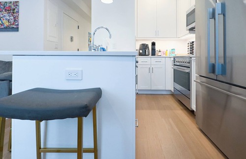 Midtown East Apartment | The Modern-Midtown East Duplex – 3BR w/Designer Finishes -Sleeps 10