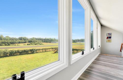 Quinton House | The Modern Mile High! Aviator's Lookout in Quinton!