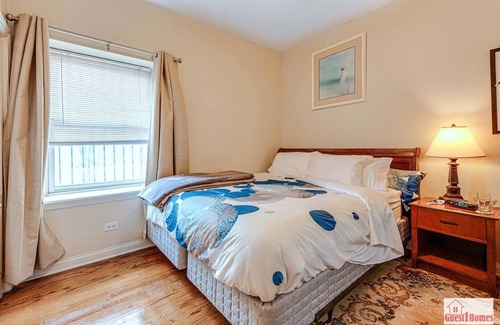 Washington Park Condo | The Modern Wing: King Bed in Quiet and Safe Condo by McCormick Place and Midway!