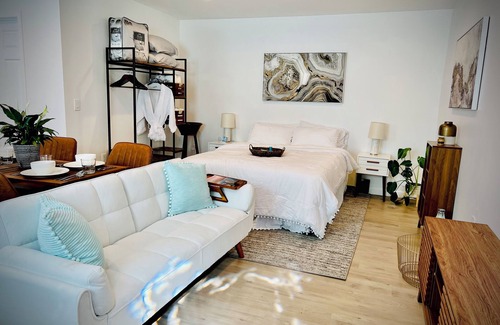Harbor Apartment | The Modernist’s Hideaway, a fully-furnished luxury studio located in Long Beach!