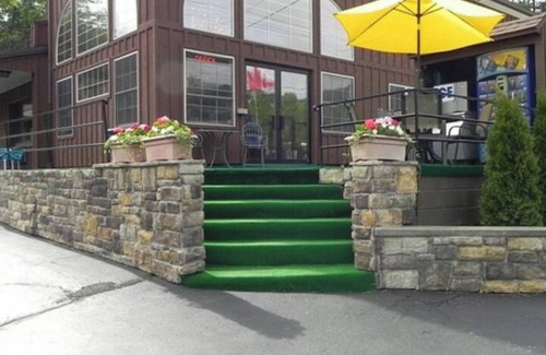 Lake George Condo | The Mohican Resort Motel Groups Condo 34
