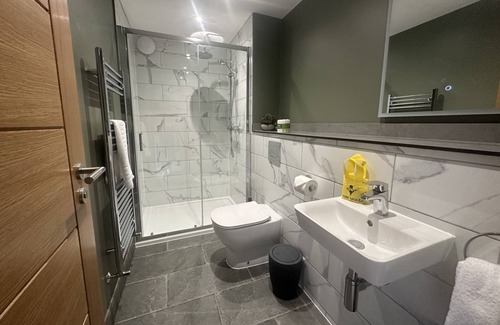 Chittlehamholt Cabin | The Mole Resort sleeps 4 guests in 2 bedrooms