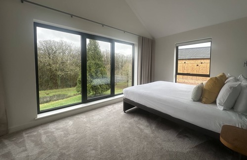 Chittlehamholt Cabin | The Mole Resort sleeps 4 guests in 2 bedrooms