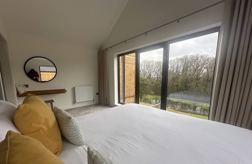 Chittlehamholt Cabin | The Mole Resort sleeps 4 guests in 2 bedrooms