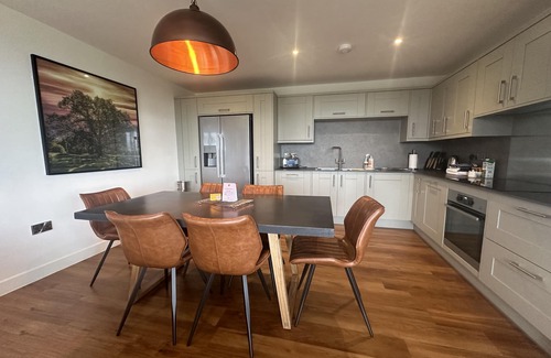 Chittlehamholt Cottage | The Mole Resort that sleeps 6 guests in 3 bedrooms