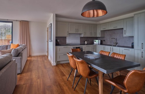 Chittlehamholt Cottage | The Mole Resort that sleeps 6 guests in 3 bedrooms