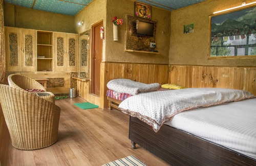 Kalpa Hotel | The monk by LivingStone Premium Room