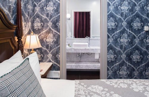 Lower Pacific Heights Bed & Breakfast | The Monte Cristo