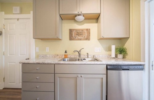 Port Washington Apartment | The Montgomery, Upper