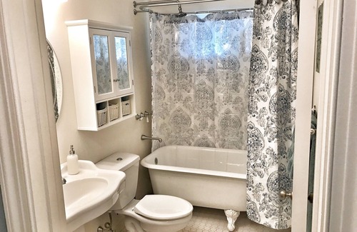 Greenland Hills Apartment | The Monticello Guest House - Charming M Streets - Dallas