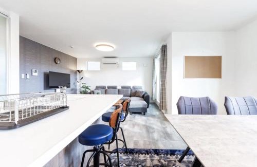 Toyohira House | The MOON