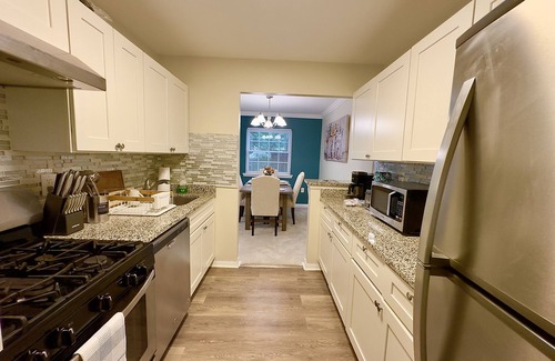 McLean Apartment | The Moonlight at McLean