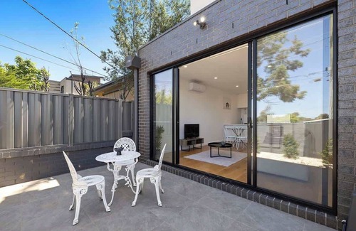 Moorabbin House | The Moorabbin Townhouse - Comfortable & Accessible