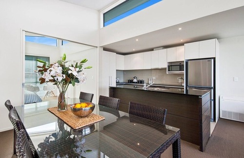 Taupo Cottage | The Mooring - Lake Taupo Holiday Apartment