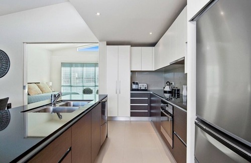 Taupo Cottage | The Mooring - Lake Taupo Holiday Apartment