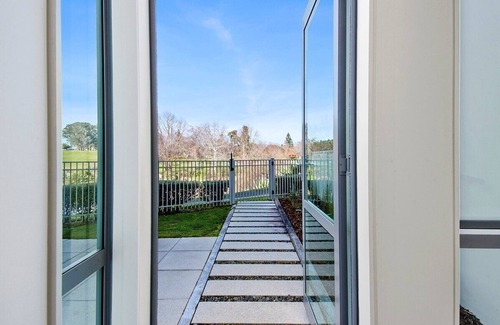 Taupo Cottage | The Mooring - Lake Taupo Holiday Apartment