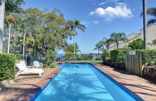 Soldiers Point House | The Moorings 23 4 Cromarty Rd air con pool and waterfront