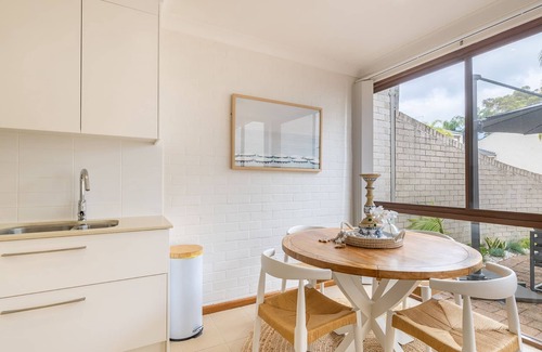 Soldiers Point House | The Moorings, 23/4 Cromarty Rd - air con, pool and waterfront