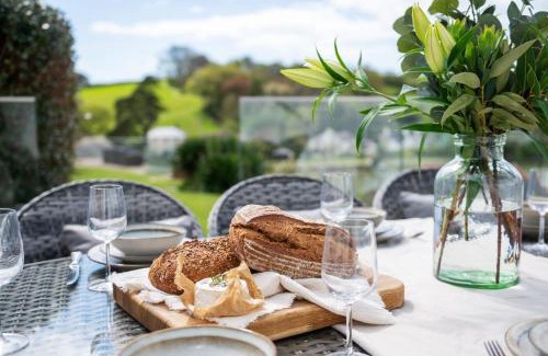 Kingsbridge House | The Moorings