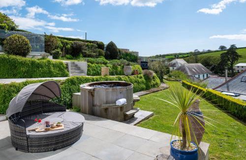 Kingsbridge House | The Moorings