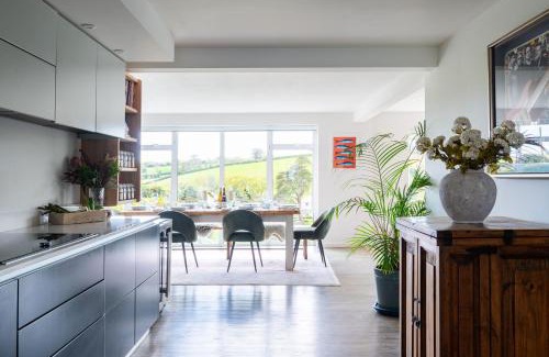 Kingsbridge House | The Moorings