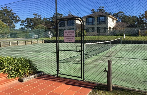 Sussex Inlet House | The MooringsnResort Style Complex, nTennis Court, Swimming Pool, Private Jetties