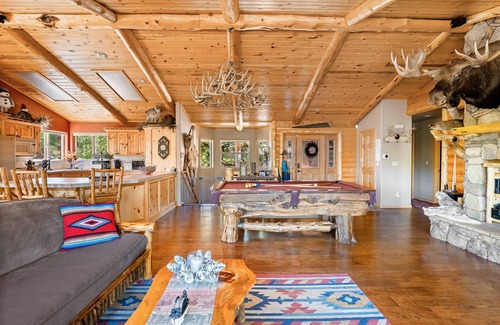 Castle Glen Estates House | The Moose Lodge. Stunning Mtn Views. Spa