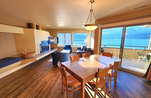 Wapato Point Condo | The Most Prime Spots On Lake Chelan. The Best Place to Enjoy The Chelan Valley!
