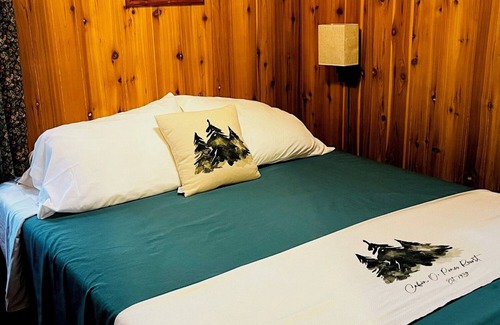 Orr Cabin | The Most Private, Pet-Friendly Cabin (New Screened Porch in 2024)