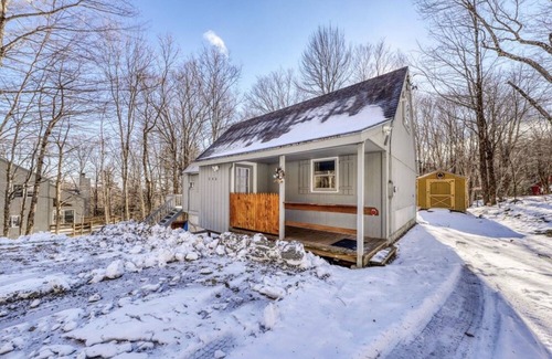 Wilmington Cabin | THE MOUNT SNOW CABIN - Rustic/Modern 4bd w Pool,Spa & Trails minutes to Mt Snow!