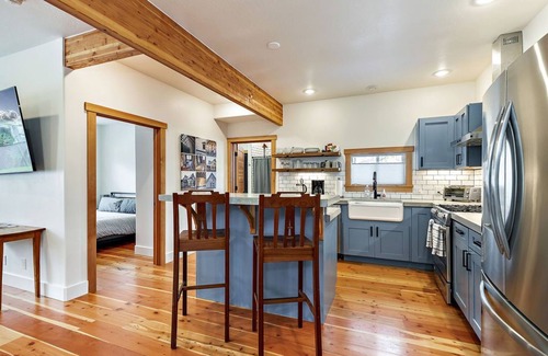 Ashland House | The Mountain Ave House by WanderLodges