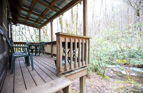 Otto Cabin | The Mountains are Calling! Visit Walnut Falls | Turnstone Log Cabins