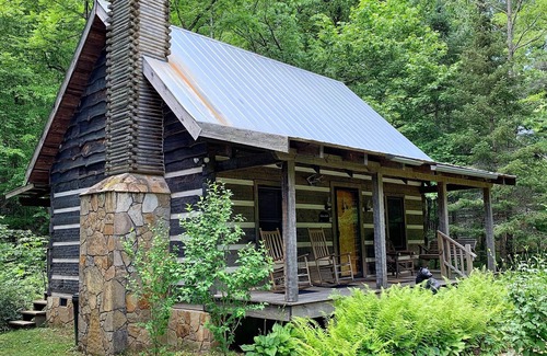 Otto Cabin | The Mountains are Calling! Visit Cherry Bluff | Turnstone Log Cabins