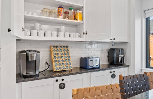 Central Northside House | The Mr. Rogers Room|Private Room on Arch Street