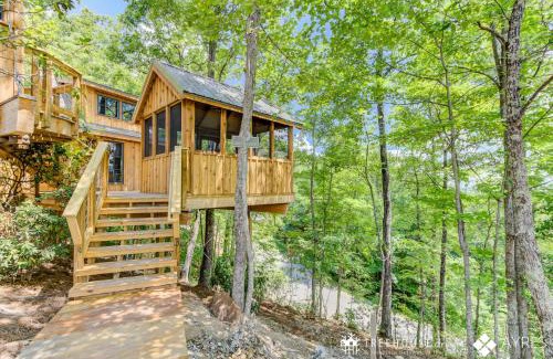 Gatlinburg House | The Mulberry in Treehouse Grove at Norton Creek