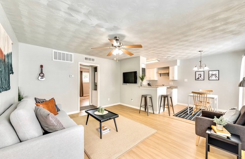 Old East Dallas Apartment | The Munger Proper + Spa Pool