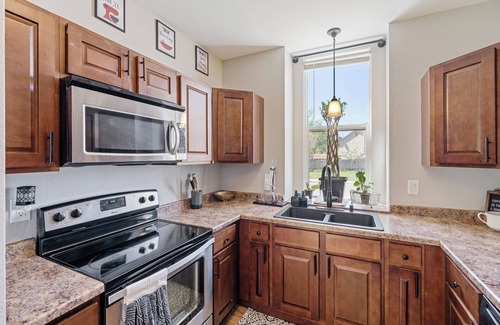 Southeast Colorado Springs House | The Music House – Dog-Friendly Retreat with Hot Tub & Musical Vibes