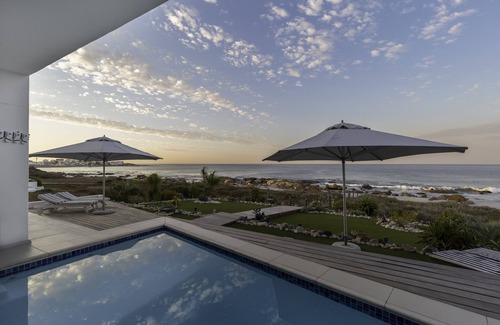St. Helena Bay Apartment | The Musselcracker, Shelley Point by HMH