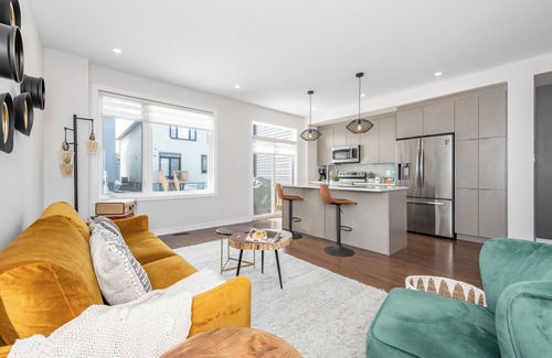 Ottawa Division House | The Mustard Den : furnished mid-term rental @ southeast of Ottawa