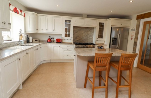 Acklington Cottage | THE MUSTARD POT, pet friendly, with open fire in Acklington