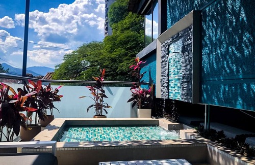 El Poblado House | The MYNT @ Lleras Park [10 Master Bedrooms]