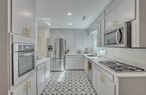 North Charleston House | The Nathalie- curated family home with EV charger!