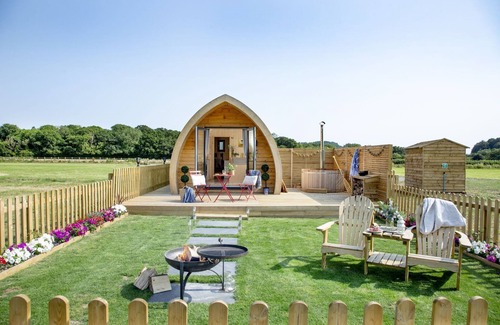 Wells Cabin | The Nave, Cathedral View - a chalet that sleeps 2 guests in 1 bedroom