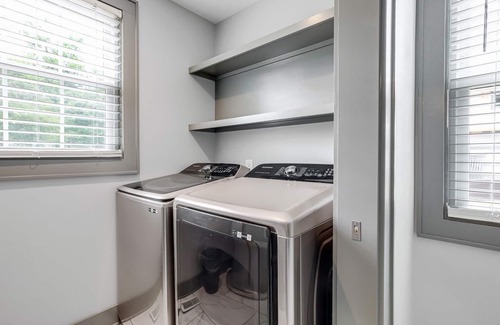 Sylvan Park Apartment | The Nebraska - Walkable to Food, Drinks & Golf